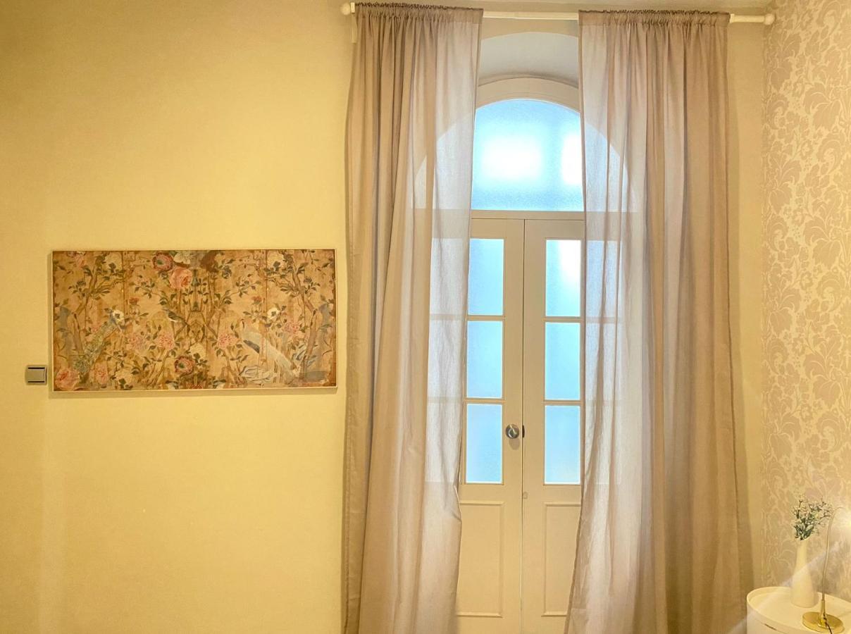 Apartamento Colon 1451 - Pleno Centro Y Wifi Gratis Кадіс Екстер'єр фото